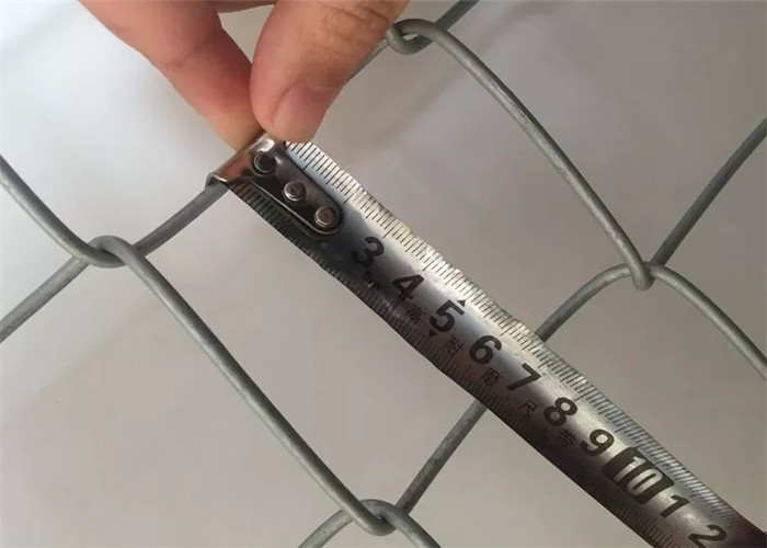 Antiroest Gegalvaniseerde Omheining 50mm x 50mm van de Kettingsverbinding Gatengrootte voor Dierlijke Dierentuinveiligheid
