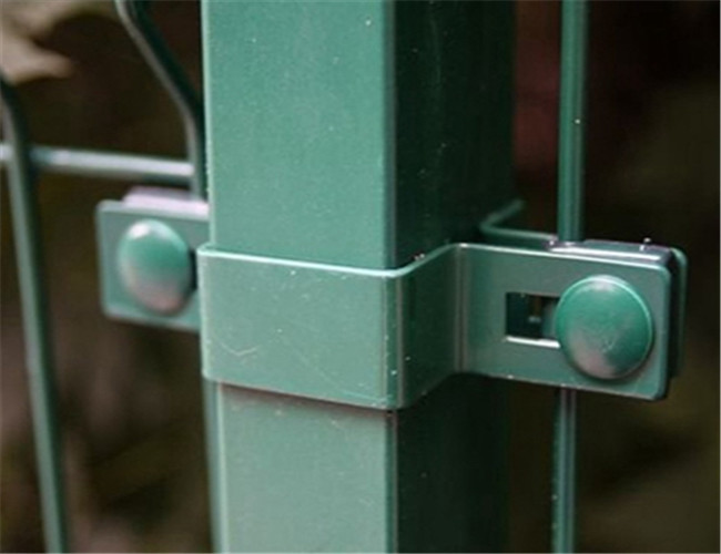 50mm Pvc van de Gaten bedekte Groen Kleur Eenvoudige met een laag de Greep van de de Omheiningsgreep van het Draadnetwerk